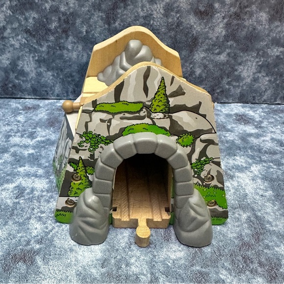 Thomas & Friends Mountain Overpass Tunnel Bridge - Picture 8 of 12